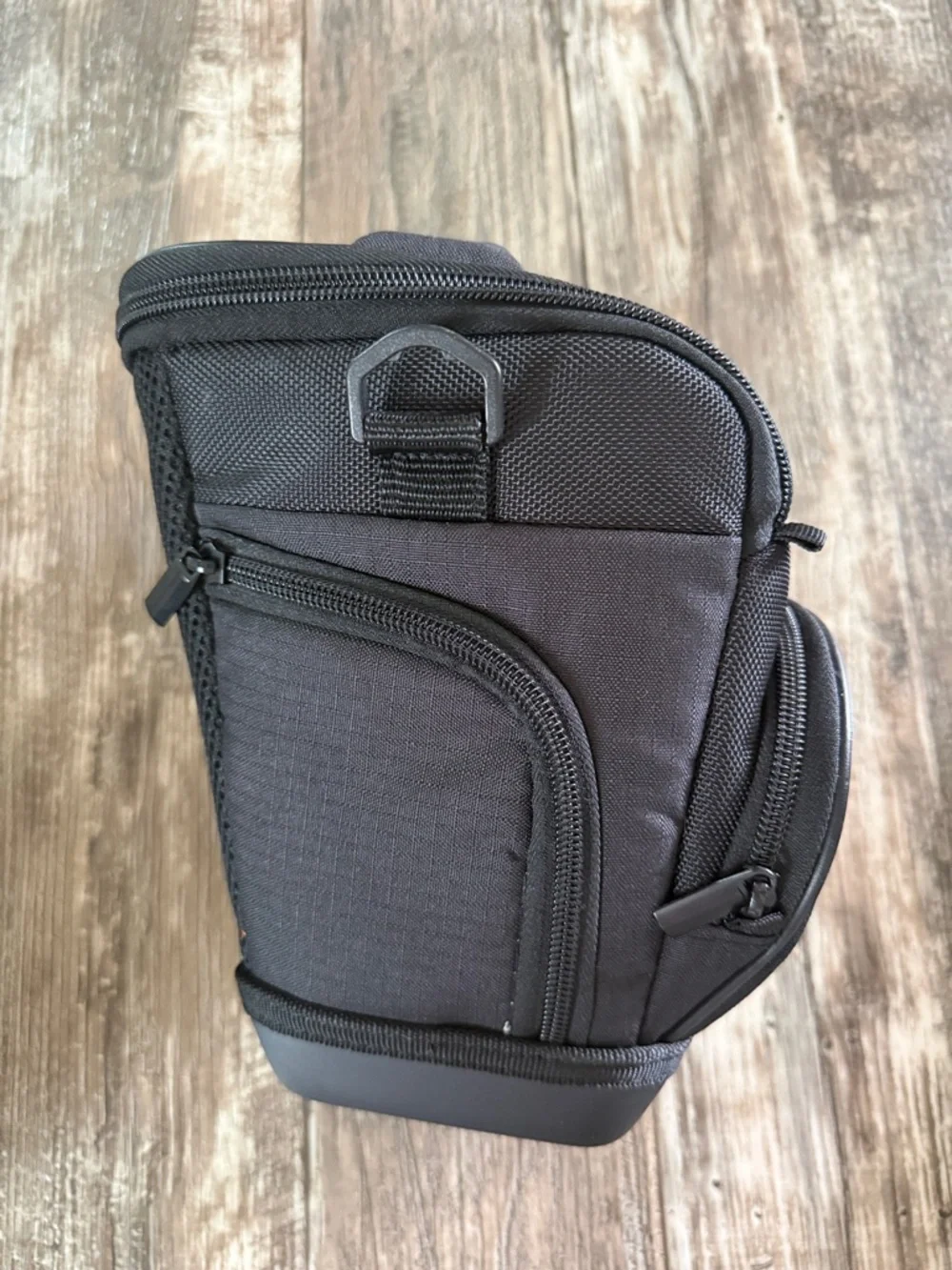AmazonBasics Black Compact Camera Case for DSLRs, Only Bag!
